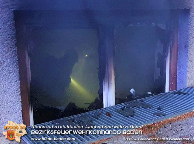 20210427 Wohnungsbrand mit schwerverletzter Frau im Badener Ortsteil Weikersdorf  Foto: © Freiwillige Feuerwehr Baden-Weikersdorf