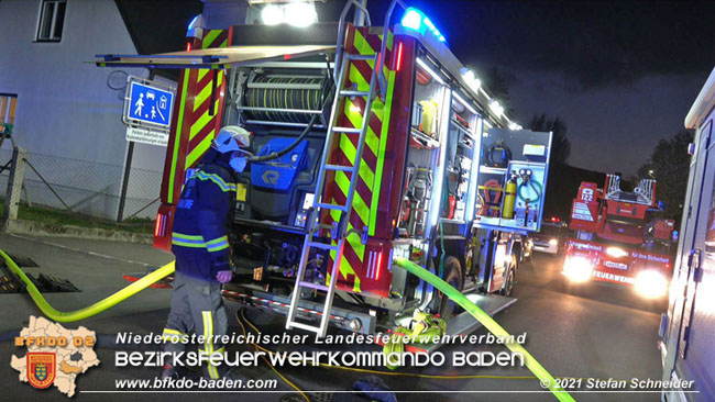 20210427 Wohnungsbrand mit schwerverletzter Frau im Badener Ortsteil Weikersdorf  Foto: © Freiwillige Feuerwehr Baden-Stadt / Stefan Schneider