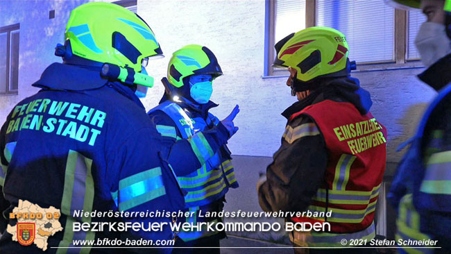 20210427 Wohnungsbrand mit schwerverletzter Frau im Badener Ortsteil Weikersdorf  Foto: © Freiwillige Feuerwehr Baden-Stadt / Stefan Schneider