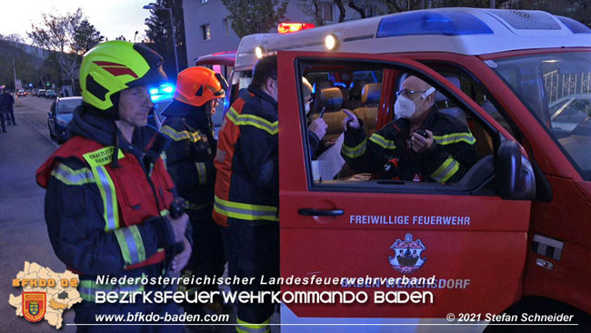 20210427 Wohnungsbrand mit schwerverletzter Frau im Badener Ortsteil Weikersdorf  Foto: © Freiwillige Feuerwehr Baden-Stadt / Stefan Schneider