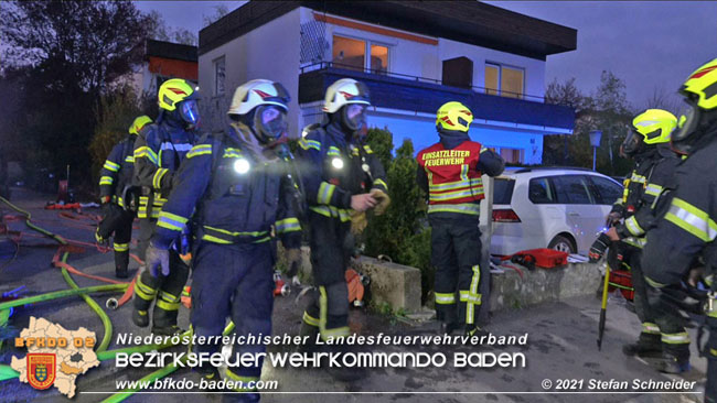 20210427 Wohnungsbrand mit schwerverletzter Frau im Badener Ortsteil Weikersdorf  Foto: © Freiwillige Feuerwehr Baden-Stadt / Stefan Schneider