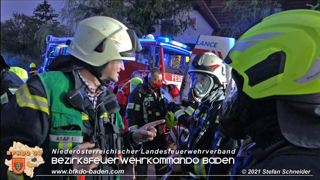 20210427 Wohnungsbrand mit schwerverletzter Frau im Badener Ortsteil Weikersdorf  Foto: © Freiwillige Feuerwehr Baden-Stadt / Stefan Schneider