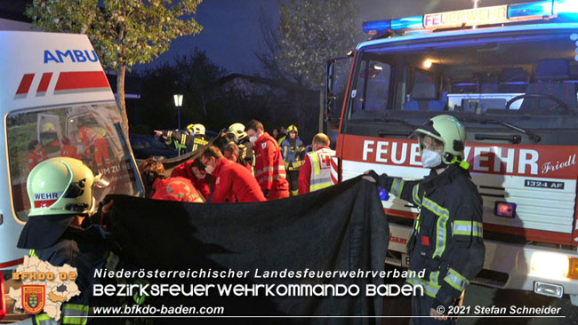 20210427 Wohnungsbrand mit schwerverletzter Frau im Badener Ortsteil Weikersdorf  Foto: © Freiwillige Feuerwehr Baden-Stadt / Stefan Schneider