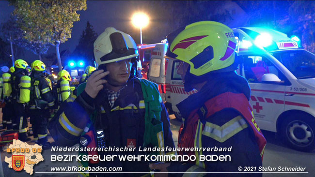 20210427 Wohnungsbrand mit schwerverletzter Frau im Badener Ortsteil Weikersdorf  Foto: © Freiwillige Feuerwehr Baden-Stadt / Stefan Schneider