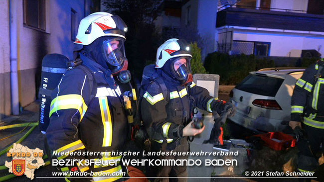 20210427 Wohnungsbrand mit schwerverletzter Frau im Badener Ortsteil Weikersdorf  Foto: © Freiwillige Feuerwehr Baden-Stadt / Stefan Schneider