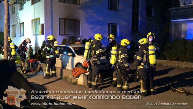 20210427 Wohnungsbrand mit schwerverletzter Frau im Badener Ortsteil Weikersdorf  Foto: © Freiwillige Feuerwehr Baden-Stadt / Stefan Schneider