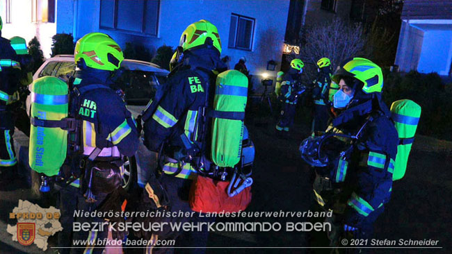 20210427 Wohnungsbrand mit schwerverletzter Frau im Badener Ortsteil Weikersdorf  Foto: © Freiwillige Feuerwehr Baden-Stadt / Stefan Schneider