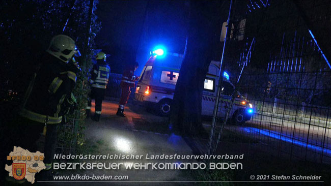20210427 Wohnungsbrand mit schwerverletzter Frau im Badener Ortsteil Weikersdorf  Foto: © Freiwillige Feuerwehr Baden-Stadt / Stefan Schneider