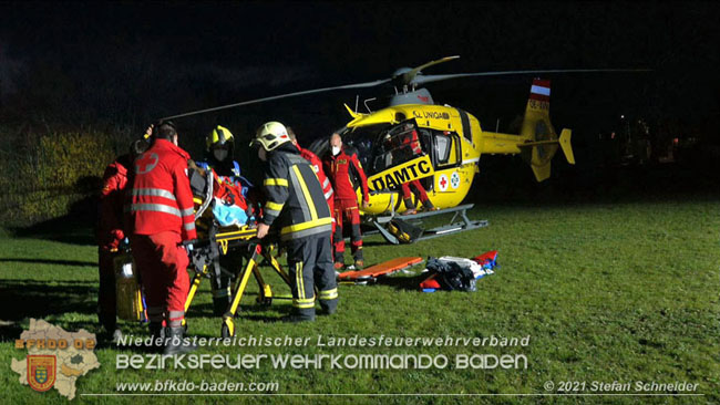 20210427 Wohnungsbrand mit schwerverletzter Frau im Badener Ortsteil Weikersdorf  Foto: © Freiwillige Feuerwehr Baden-Stadt / Stefan Schneider