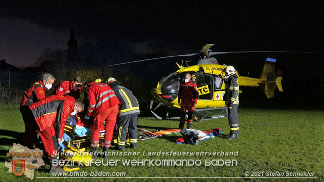 20210427 Wohnungsbrand mit schwerverletzter Frau im Badener Ortsteil Weikersdorf  Foto: © Freiwillige Feuerwehr Baden-Stadt / Stefan Schneider