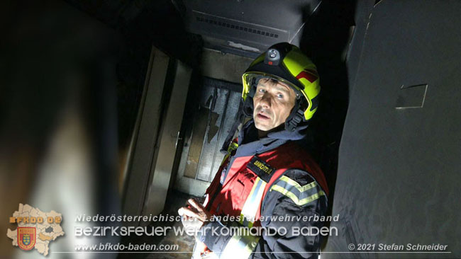 20210427 Wohnungsbrand mit schwerverletzter Frau im Badener Ortsteil Weikersdorf  Foto: © Freiwillige Feuerwehr Baden-Stadt / Stefan Schneider