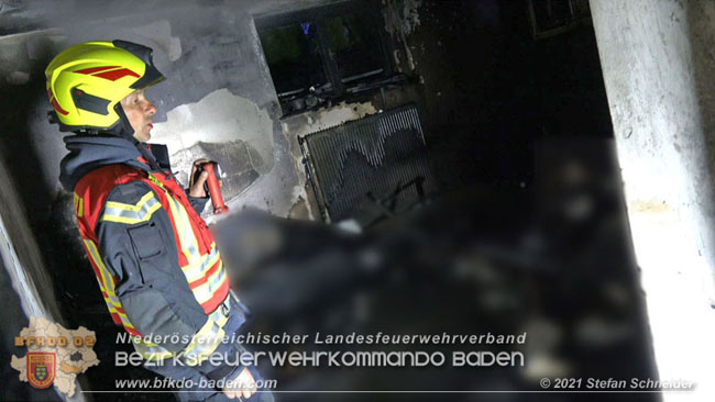 20210427 Wohnungsbrand mit schwerverletzter Frau im Badener Ortsteil Weikersdorf  Foto: © Freiwillige Feuerwehr Baden-Stadt / Stefan Schneider