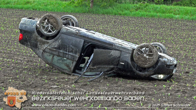 20210524 Fahrzeugüberschlag auf der LB210 bei Tribuswinkel Foto: © Stefan Schneider 20210524 Fahrzeugüberschlag auf der LB210 bei Tribuswinkel Foto: © Stefan Schneider