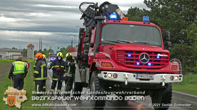 20210524 Fahrzeugüberschlag auf der LB210 bei Tribuswinkel Foto: © Stefan Schneider 20210524 Fahrzeugüberschlag auf der LB210 bei Tribuswinkel Foto: © Stefan Schneider