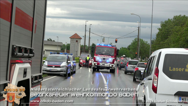 20210524 Fahrzeugüberschlag auf der LB210 bei Tribuswinkel Foto: © Stefan Schneider 20210524 Fahrzeugüberschlag auf der LB210 bei Tribuswinkel Foto: © Stefan Schneider