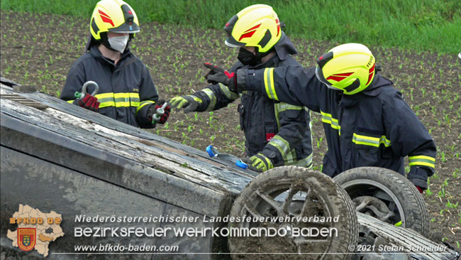 20210524 Fahrzeugüberschlag auf der LB210 bei Tribuswinkel Foto: © Stefan Schneider 20210524 Fahrzeugüberschlag auf der LB210 bei Tribuswinkel Foto: © Stefan Schneider