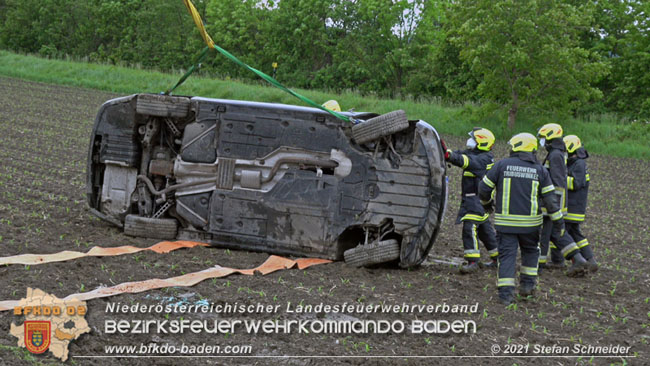 20210524 Fahrzeugüberschlag auf der LB210 bei Tribuswinkel Foto: © Stefan Schneider 20210524 Fahrzeugüberschlag auf der LB210 bei Tribuswinkel Foto: © Stefan Schneider