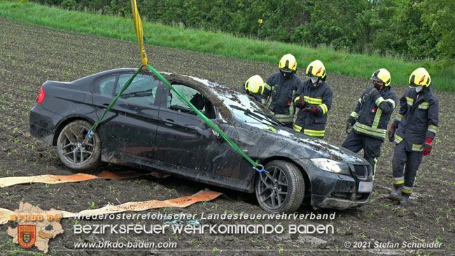 20210524 Fahrzeugüberschlag auf der LB210 bei Tribuswinkel Foto: © Stefan Schneider 20210524 Fahrzeugüberschlag auf der LB210 bei Tribuswinkel Foto: © Stefan Schneider