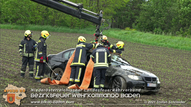 20210524 Fahrzeugüberschlag auf der LB210 bei Tribuswinkel Foto: © Stefan Schneider 20210524 Fahrzeugüberschlag auf der LB210 bei Tribuswinkel Foto: © Stefan Schneider