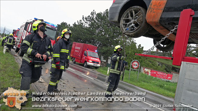 20210524 Fahrzeugüberschlag auf der LB210 bei Tribuswinkel Foto: © Stefan Schneider 20210524 Fahrzeugüberschlag auf der LB210 bei Tribuswinkel Foto: © Stefan Schneider