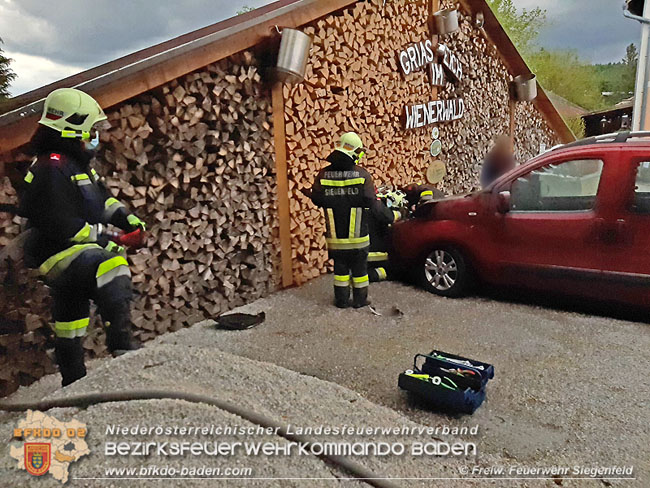 20210528 Fahrzeugbrand in Siegenfeld  Foto: © Freiwillige Feuerwehr Siegengfeld