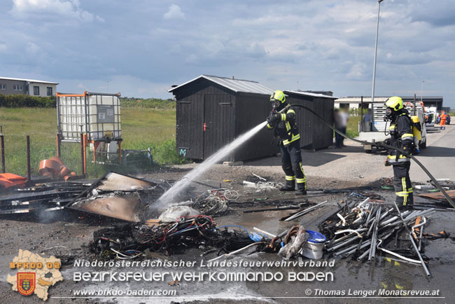 20210531 Brennende Ladung auf einem Kleintransporter  Foto: © Thomas Lenger Monatsrevue.at 