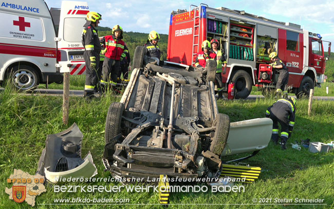 20210531 Menschenrettung nach Verkehrsunfall auf der L110 bei Klausen-Leopoldsdorf  Foto: © Stefan Schneider BFKDO Baden
