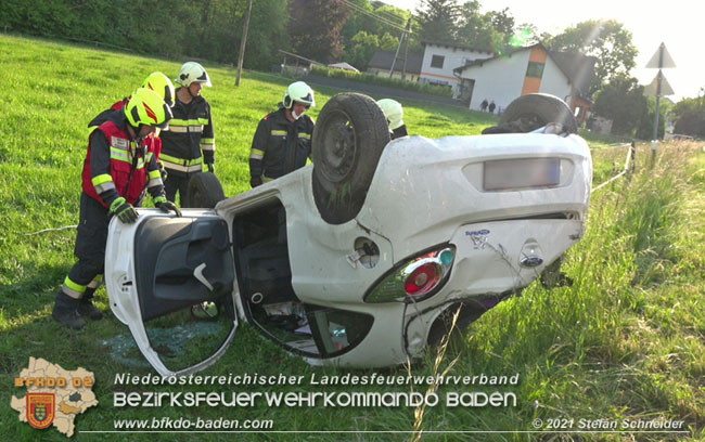 20210531 Menschenrettung nach Verkehrsunfall auf der L110 bei Klausen-Leopoldsdorf  Foto: © Stefan Schneider BFKDO Baden