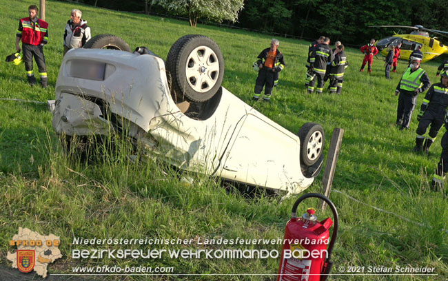 20210531 Menschenrettung nach Verkehrsunfall auf der L110 bei Klausen-Leopoldsdorf  Foto: © Stefan Schneider BFKDO Baden