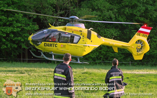 20210531 Menschenrettung nach Verkehrsunfall auf der L110 bei Klausen-Leopoldsdorf  Foto: © Stefan Schneider BFKDO Baden