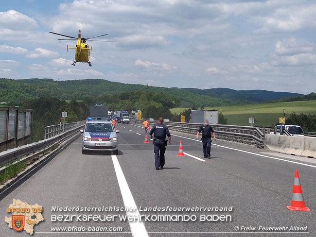20210601 Verkehrsunfall auf der A21 zwischen Mayerling und Heiligenkreuz  Foto: © SB ÖA Alexandra Dietl Freiwillige Feuerwehr Alland