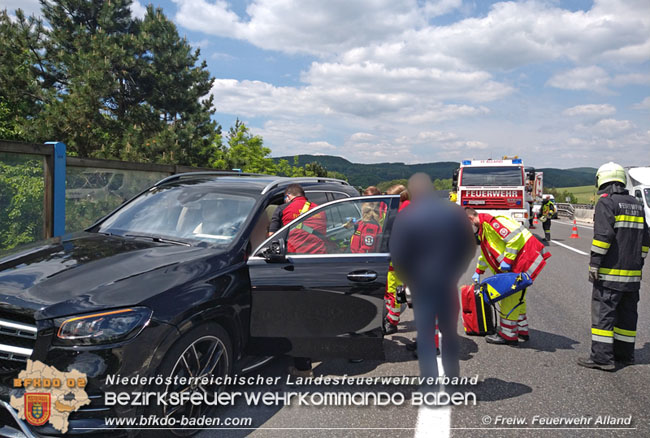 20210601 Verkehrsunfall auf der A21 zwischen Mayerling und Heiligenkreuz  Foto: © SB ÖA Alexandra Dietl Freiwillige Feuerwehr Alland