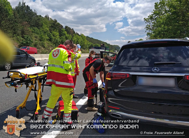 20210601 Verkehrsunfall auf der A21 zwischen Mayerling und Heiligenkreuz  Foto: © SB ÖA Alexandra Dietl Freiwillige Feuerwehr Alland