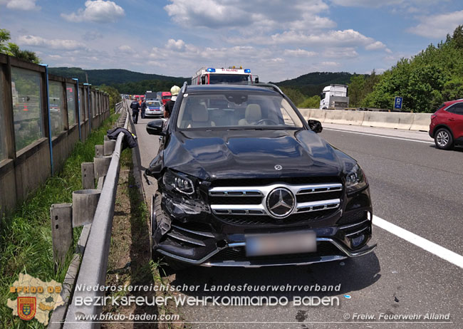 20210601 Verkehrsunfall auf der A21 zwischen Mayerling und Heiligenkreuz  Foto: © SB ÖA Alexandra Dietl Freiwillige Feuerwehr Alland