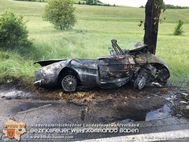 20210609 Verkehrsunfall auf der LB11 zwischen Alland und Groisbach  Foto: © Freiwillige Feuerwehr Alland 