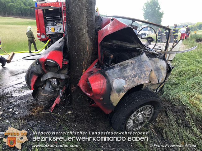 20210609 Verkehrsunfall auf der LB11 zwischen Alland und Groisbach  Foto: © Freiwillige Feuerwehr Alland 