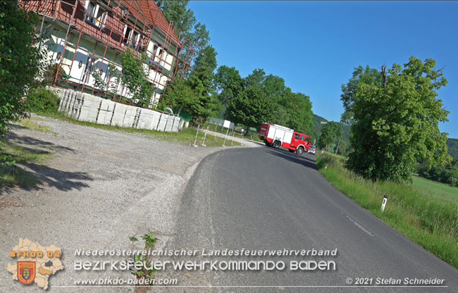 20210610 Spektakulaerer Verkehrsunfall mit einem Tesla auf der L4007 Foto: © Stefan Schneider BFKDO Baden 20210610 Spektakulaerer Verkehrsunfall mit einem Tesla auf der L4007 Foto: © Stefan Schneider BFKDO Baden