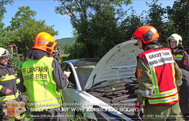 20210610 Spektakulaerer Verkehrsunfall mit einem Tesla auf der L4007 Foto: © Stefan Schneider BFKDO Baden 20210610 Spektakulaerer Verkehrsunfall mit einem Tesla auf der L4007 Foto: © Stefan Schneider BFKDO Baden
