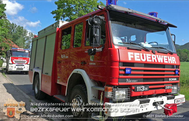 20210610 Spektakulaerer Verkehrsunfall mit einem Tesla auf der L4007 Foto: © Stefan Schneider BFKDO Baden 20210610 Spektakulaerer Verkehrsunfall mit einem Tesla auf der L4007 Foto: © Stefan Schneider BFKDO Baden
