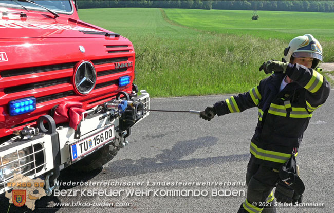 20210610 Spektakulaerer Verkehrsunfall mit einem Tesla auf der L4007 Foto: © Stefan Schneider BFKDO Baden 20210610 Spektakulaerer Verkehrsunfall mit einem Tesla auf der L4007 Foto: © Stefan Schneider BFKDO Baden