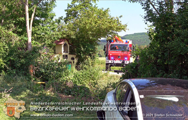 20210610 Spektakulaerer Verkehrsunfall mit einem Tesla auf der L4007 Foto: © Stefan Schneider BFKDO Baden 20210610 Spektakulaerer Verkehrsunfall mit einem Tesla auf der L4007 Foto: © Stefan Schneider BFKDO Baden