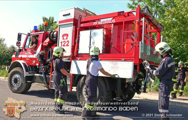 20210610 Spektakulaerer Verkehrsunfall mit einem Tesla auf der L4007 Foto: © Stefan Schneider BFKDO Baden 20210610 Spektakulaerer Verkehrsunfall mit einem Tesla auf der L4007 Foto: © Stefan Schneider BFKDO Baden