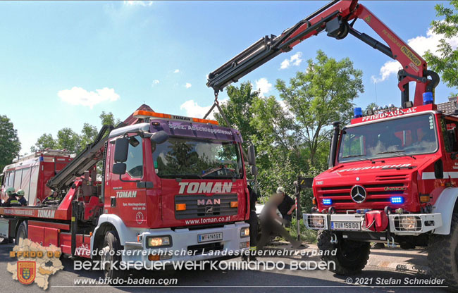20210610 Spektakulaerer Verkehrsunfall mit einem Tesla auf der L4007 Foto: © Stefan Schneider BFKDO Baden 20210610 Spektakulaerer Verkehrsunfall mit einem Tesla auf der L4007 Foto: © Stefan Schneider BFKDO Baden