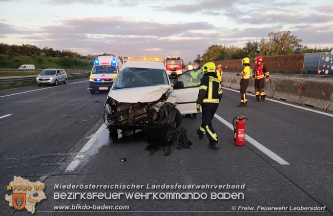 20210614 Verkehrsunfall auf der A2 bei Baden RFB Wien  Fotos: © Freiwillige Feuerwehr Leobersdorf 