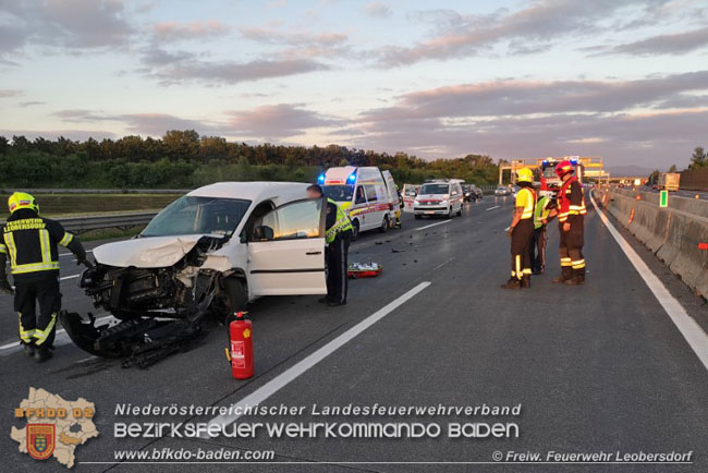 20210614 Verkehrsunfall auf der A2 bei Baden RFB Wien  Foto: © Freiwillige Feuerwehr Leobersdorf 