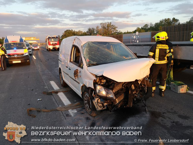 20210614 Verkehrsunfall auf der A2 bei Baden RFB Wien  Foto: © Freiwillige Feuerwehr Leobersdorf 