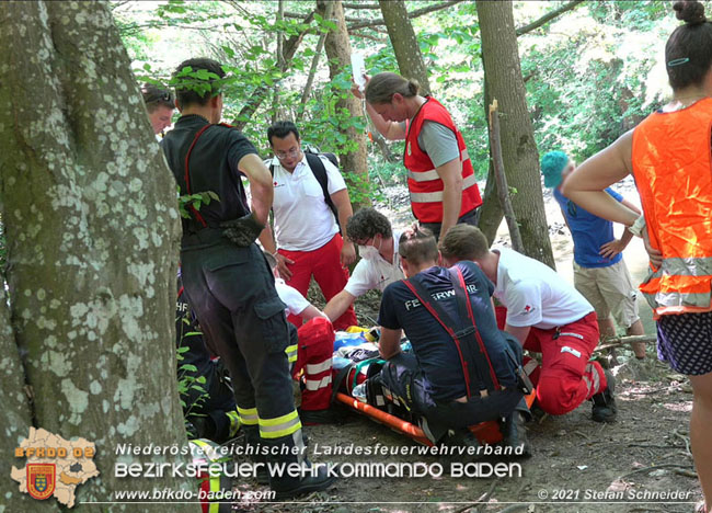 20210619 Feuerwehr unterstützt bei Rettungseinsatz beim Wegerl im Helenental Foto: © Stefan Schneider 20210619 Feuerwehr unterstützt bei Rettungseinsatz beim Wegerl im Helenental Foto: © Stefan Schneider