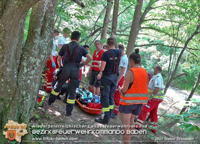 20210619 Feuerwehr unterstützt bei Rettungseinsatz beim Wegerl im Helenental Foto: © Stefan Schneider 20210619 Feuerwehr unterstützt bei Rettungseinsatz beim Wegerl im Helenental Foto: © Stefan Schneider