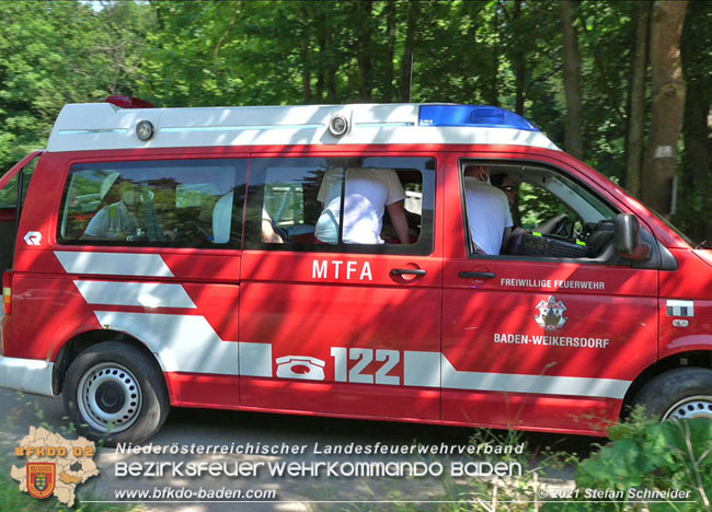 20210619 Feuerwehr unterstützt bei Rettungseinsatz beim Wegerl im Helenental Foto: © Stefan Schneider 20210619 Feuerwehr unterstützt bei Rettungseinsatz beim Wegerl im Helenental Foto: © Stefan Schneider