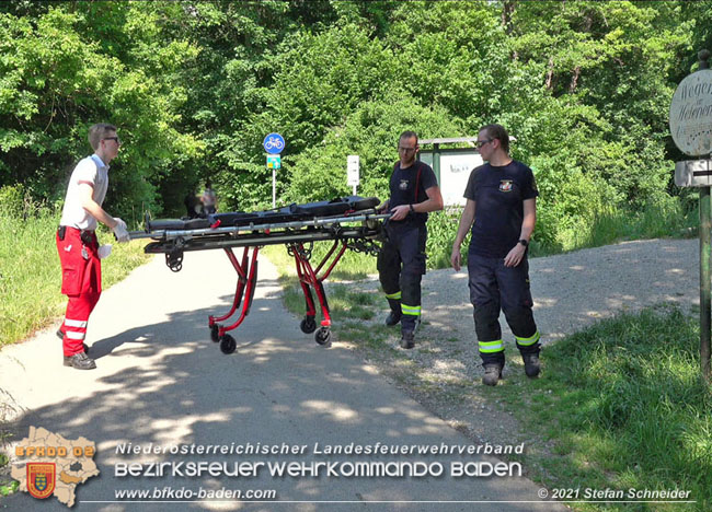 20210619 Feuerwehr unterstützt bei Rettungseinsatz beim Wegerl im Helenental Foto: © Stefan Schneider 20210619 Feuerwehr unterstützt bei Rettungseinsatz beim Wegerl im Helenental Foto: © Stefan Schneider